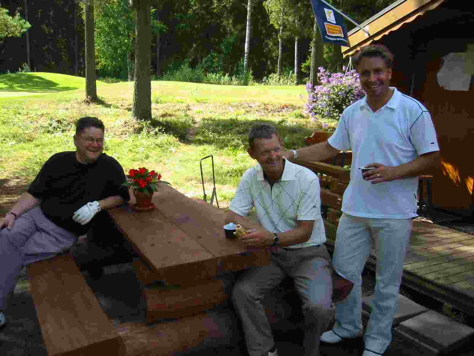 Glada grabbar i halvtid. Klicka f�r att f�rstora!