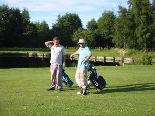 Stlije kliar sig i huvet. Hur fan l�ser vi detta.