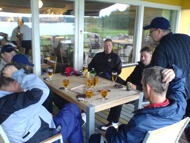 Avkoppling efter golfen. Klicka f�r att f�rstora!