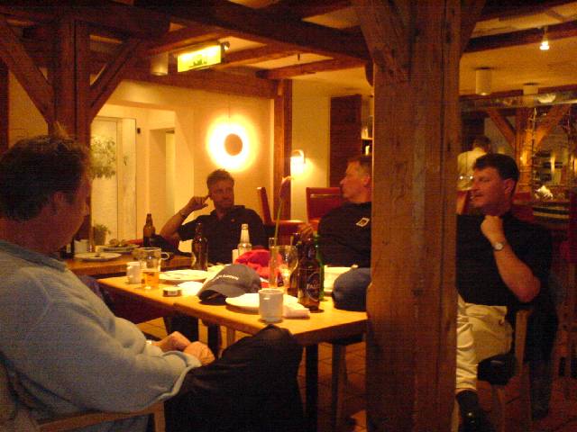 Avkoppling efter golfen. Uppv�rmning inf�r kv�llen. Klicka f�r att f�rstora!