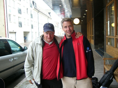 K�cka gossar p� Gr�nh�gens 2a tee. Klicka f�r att f�rstora!
