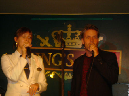 K�cka gossar p� Gr�nh�gens range. Vi h�ller ihop i v�tt och torrt. Klicka f�r att f�rstora!