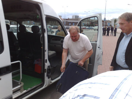 K�cka gossar p� Gr�nh�gens 2a tee. Klicka f�r att f�rstora!