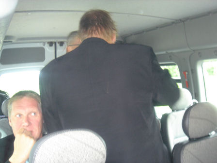 K�cka gossar p� Gr�nh�gens 2a tee. Klicka f�r att f�rstora!