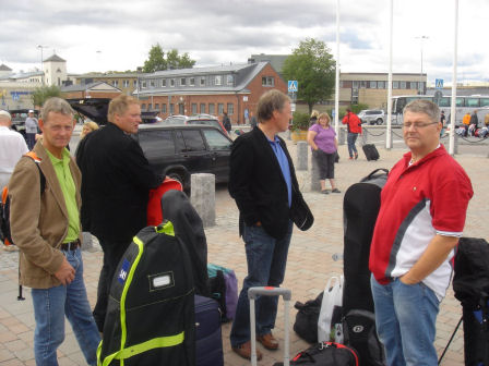 Koncentrationen �r total. Ska den g� i? Klicka f�r att f�rstora!