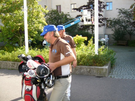 Team Stockholm p� v�g till match. Klicka f�r att f�rstora!