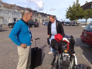 Kapten Sthlm h�ller reda p� utrustningen. Klicka f�r att f�rstora!